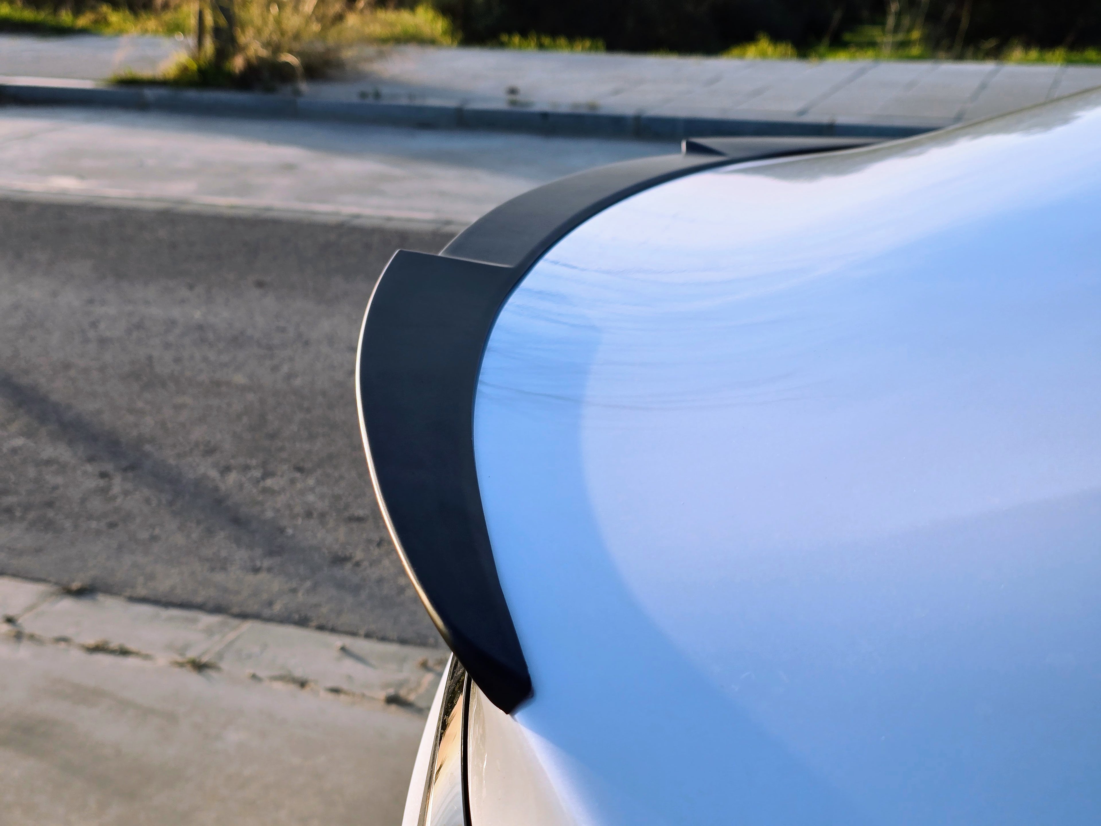 Spoiler Trasero para Tesla Model 3 Highland 2025 – Ala de Maletero en ABS con Acabado en Fibra de Carbono