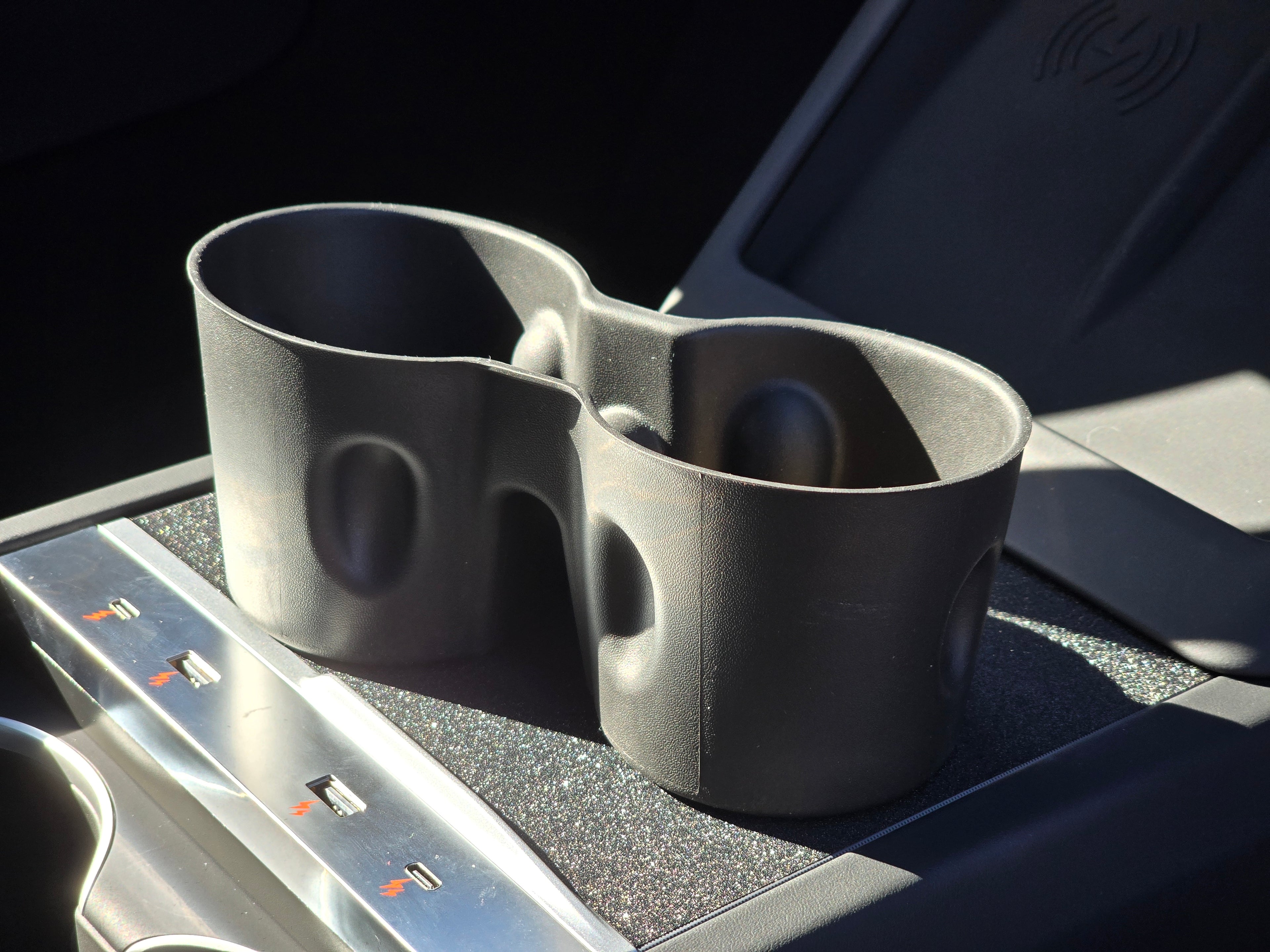 Organizador Portavasos para Tesla Model 3 Highland y Model Y Juniper (TPE Antideslizante)